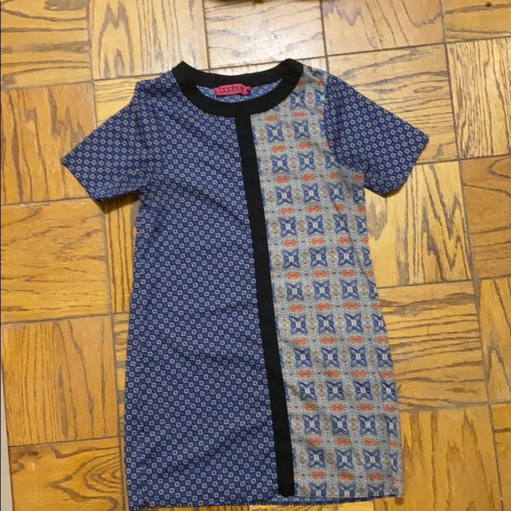 Patterned mini shift dress size 6